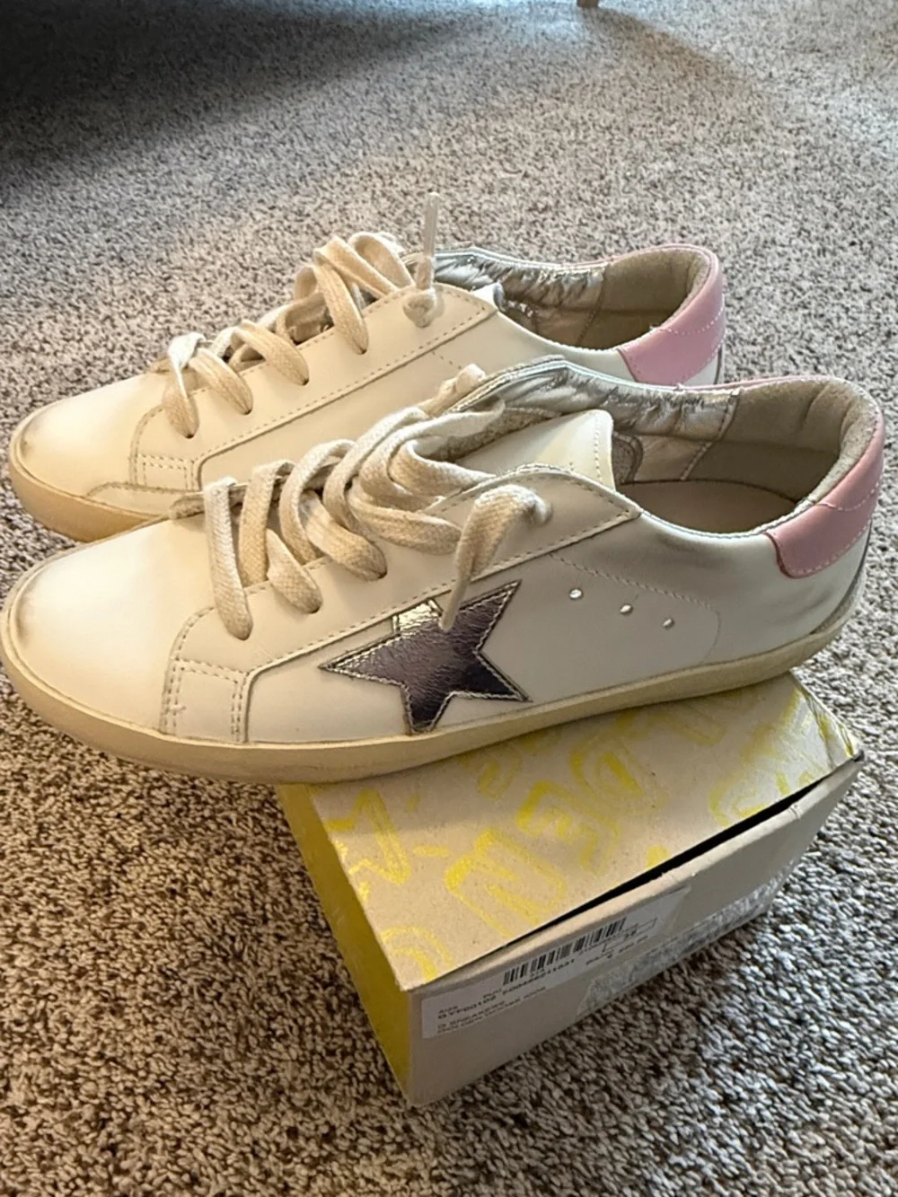 Golden Goose Kids White Sneakers with Pink Heel and silver Star - Picture 1 of 4